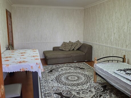 Аренда: 1-комнатная квартира, 40 м², Elmlər Akademiyası: 650 ₼/мес 2