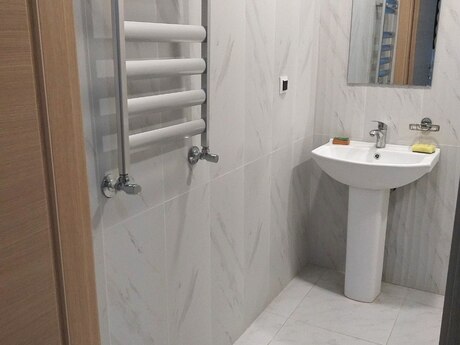 1-room apartment for rent, 80 m², Sahil: 1 350 ₼/mo 3