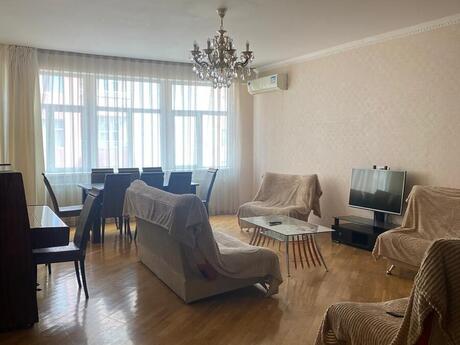 3-room apartment for rent, 142 m², Şah İsmayıl Xətai: 1 100 ₼/mo 2