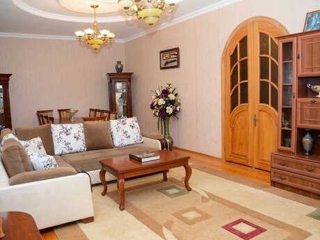 Продаётся 6-комнатный дом, Qaraçuxur, 200 м², 299 000 AZN, фото 2 / 12