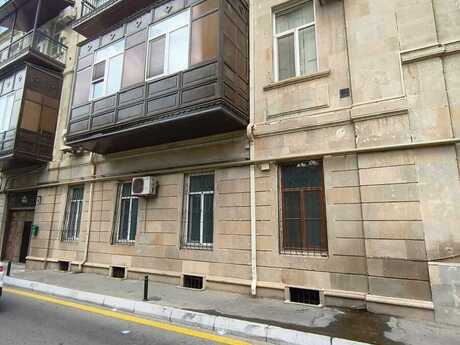 4-комн. · 97 m² · 1/3 этаж, Nizami