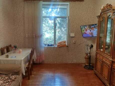 2 otaq · 45 m² · 3/3 mərtəbə, Bakıxanov