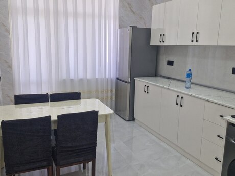 Аренда: 2-комнатная квартира, 70 м², Həzi Aslanov: 700 ₼/мес 4