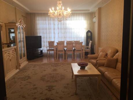 3 otaqlı mənzil, 150 m², 8 Noyabr: 325 000 ₼ 2