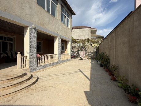 Mərdəkanda 10 otaqlı həyət evi satılır, 230 m², 300 000 AZN, şəkil 2 / 12