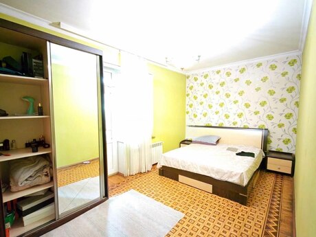 Elan №6497531 - Bakı, 8 Noyabr m., 3 otaqlı, 85 m², 3/5 mərtəbə