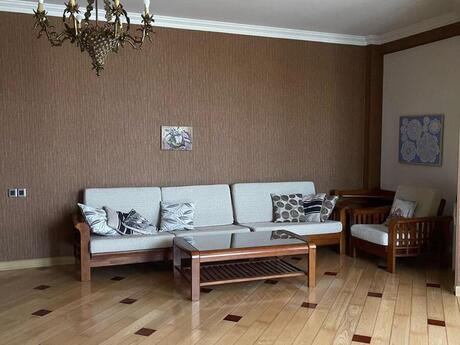 Аренда: 2-комнатная квартира, 85 м², 28 May: 1 500 ₼/мес 2