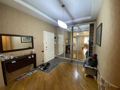Аренда: 4-комнатная квартира, 160 м², Nəsimi: 1 400 ₼/мес 2