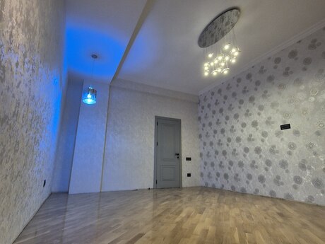 4-комнатная квартира, 133 м², İnşaatçılar: 340 000 ₼ 2