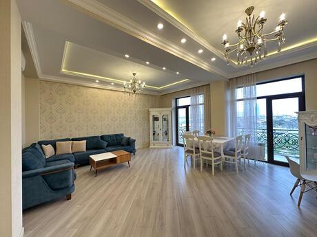 Ağ şəhərdə 3 otaqlı yeni tikili mənzil kirayə verilir, 140 m², 1 800 AZN/ay, şəkil 2 / 12