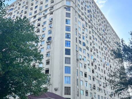 3 rooms · 105 m² · floor 14/19, Kosmos