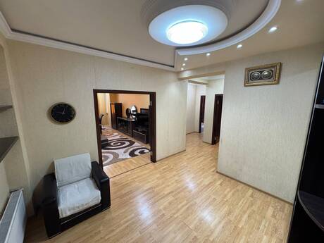 Аренда: 3-комнатная квартира, 130 м², Badamdar: 1 000 ₼/мес 4