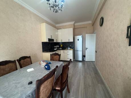 3-room apartment for rent, 70 m², Gənclik: 900 ₼/mo 3