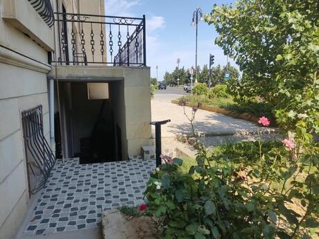 Объявление №6498105 - Баку, Хатаинский р., 3-комн., 80 м²