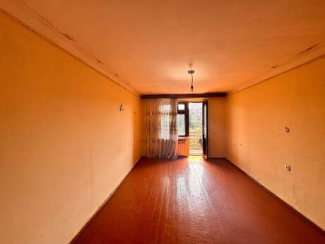Neftçilərdə 3 otaqlı köhnə tikili mənzil satılır, 65 m², 180 000 AZN, şəkil 2 / 12