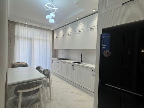 Kirayə 4 otaqlı mənzil, 160 m², 28 May: 1 700 ₼/ay 4