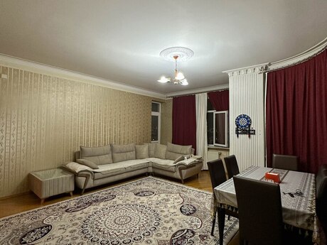 4-комнатная квартира, 165 м², 8 Noyabr: 340 000 ₼ 2