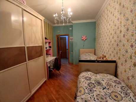 3-комнатная квартира, 121 м², Neftçilər: 360 000 ₼ 3