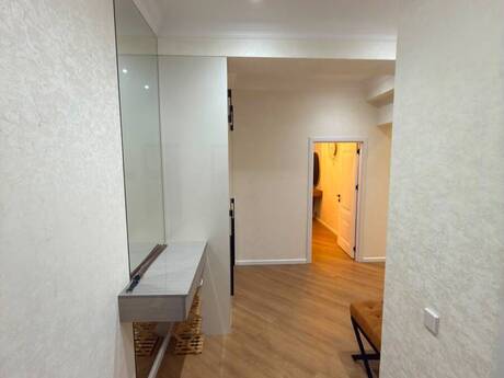 3-room apartment for rent, 120 m², 8 Noyabr: 1 500 ₼/mo 4