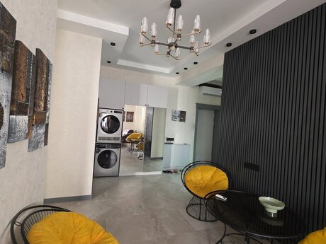 3-room apartment for rent, 95 m², Ağ şəhər: 2 500 ₼/mo 4