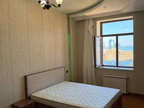 Аренда: 4-комнатная квартира, 160 м², 28 May: 1 300 ₼/мес 3