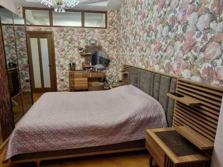 3-room apartment, 109 m², 8 Noyabr: 300 000 ₼ 3