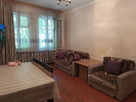 Elmlər Akademiyasında 3 otaqlı köhnə tikili mənzil satılır, 80 m², 275 000 AZN, şəkil 2 / 12