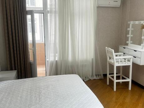 3-room apartment for rent, 110 m², 8-ci kilometr: 1 200 ₼/mo 3