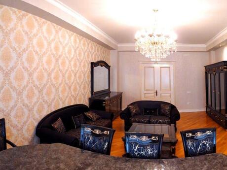 Аренда: 4-комнатная квартира, 178 м², Nərimanov: 1 300 ₼/мес 3