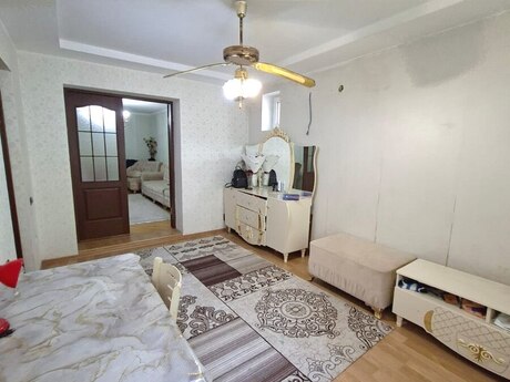 3-room apartment for rent, 70 m², Elmlər Akademiyası: 750 ₼/mo 4