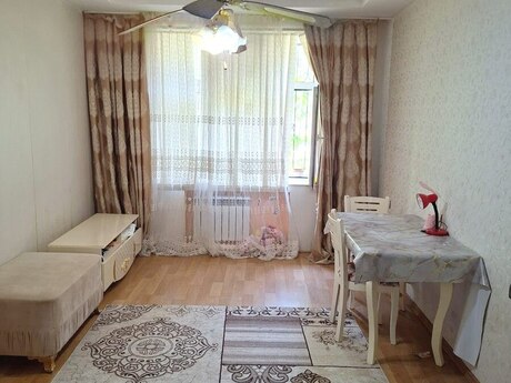 3-room apartment for rent, 70 m², Elmlər Akademiyası: 750 ₼/mo 3