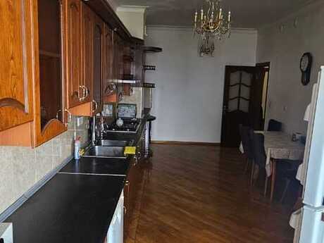 Аренда: 5-комнатная квартира, 190 м², Elmlər Akademiyası: 1 300 ₼/мес 4