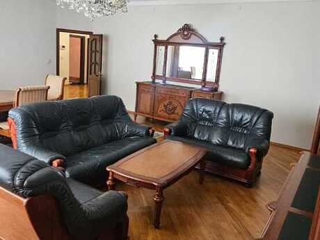 Аренда: 5-комнатная квартира, 190 м², Elmlər Akademiyası: 1 300 ₼/мес 2