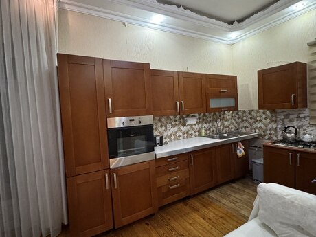 5 rooms · 200 m², Bayıl