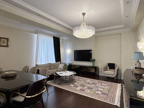 3-room apartment, 130 m², Nəriman Nərimanov: 439 000 ₼ 2