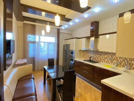 3-room apartment for rent, 140 m², İnşaatçılar: 1 300 ₼/mo 2
