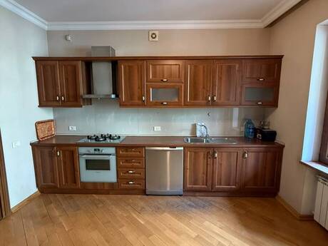 4-room apartment for rent, 120 m², Nizami: 1 400 ₼/mo 4