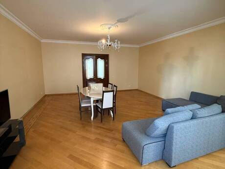 4-room apartment for rent, 120 m², Nizami: 1 400 ₼/mo 2