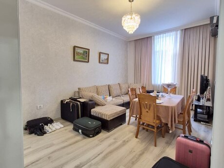 Продаётся 2-комнатная квартира в старом фонде, Nizami, 64 м², 205 000 AZN, фото 2 / 12