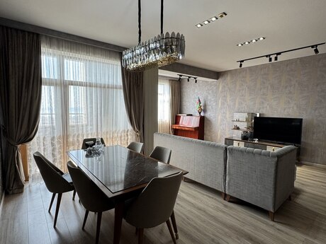 4 otaqlı mənzil, 210 m², Amal 2015: 599 000 ₼ 2