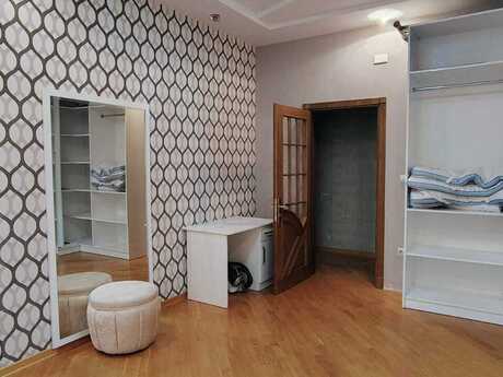 4-room apartment for rent, 210 m², 28 May: 250 ₼/mo 5
