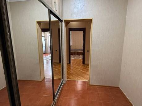 3-room apartment for rent, 120 m², Nizami: 1 160 ₼/mo 4