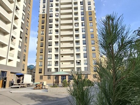 3-комнатная квартира, 90 м², Azadlıq Prospekti: 240 000 ₼ 3
