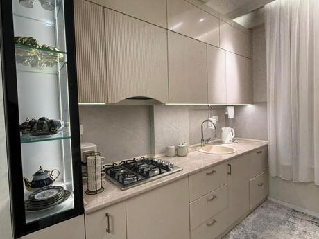 Elan №6499622 - Bakı, Gənclik m., 2 otaqlı, 70 m², 5/17 mərtəbə