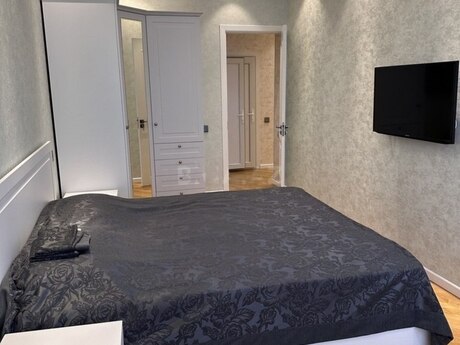 2-room apartment for rent, 90 m², Nizami: 1 300 ₼/mo 5