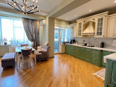 5 otaqlı mənzil, 225 m², Səbail: 690 000 ₼ 5