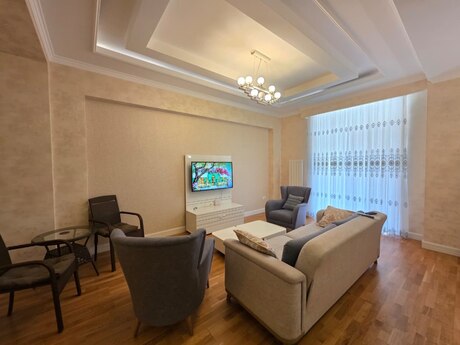 Kirayə 3 otaqlı mənzil, 100 m², Ağ şəhər: 1 800 ₼/ay 3