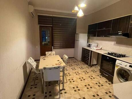 Kirayə 2 otaqlı mənzil, 85 m², 28 May: 900 ₼/ay 4