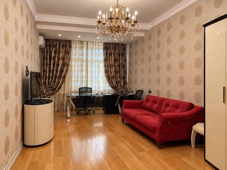 4 otaqlı mənzil, 240 m², 28 May: 700 000 ₼ 5