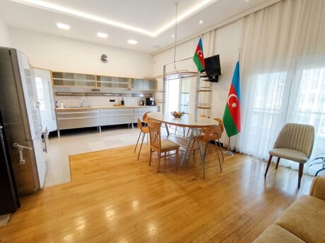 Аренда: 5-комнатная квартира, 323 м², Nəsimi: 2 500 ₼/мес 2